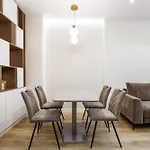 Rainbow Arkadia Apartman