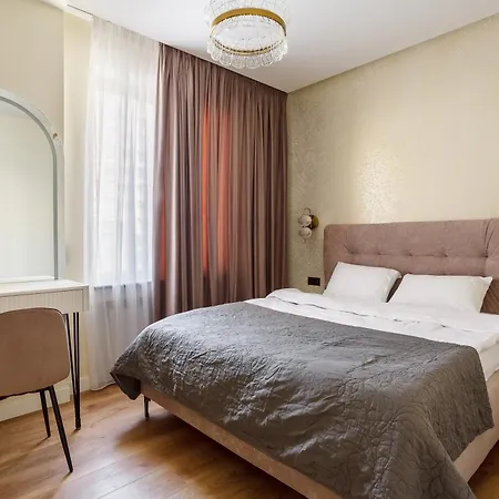 Rainbow Arkadia Apartment *